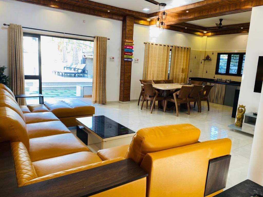 لونافالا Aqua Villa Luxury Home Stay المظهر الخارجي الصورة